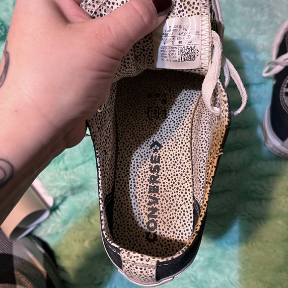 Women’s Black Converse size 9 - Picture 6 of 9